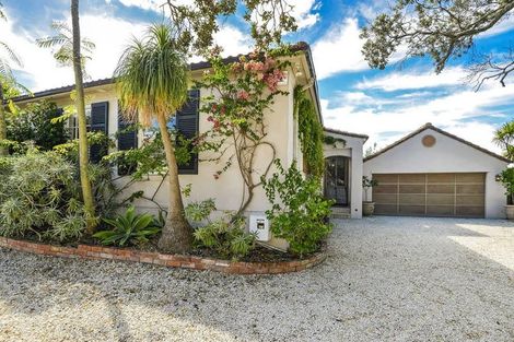 Photo of property in 2 Saint Leonards Road, Hauraki, Auckland, 0622