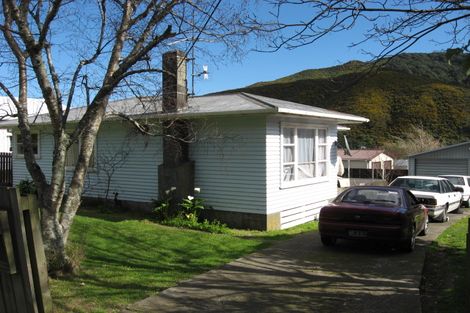 Photo of property in 98 Coast Road, Wainuiomata, Lower Hutt, 5014