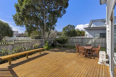 Photo of property in 12a Blakeborough Drive, Forrest Hill, Auckland, 0620