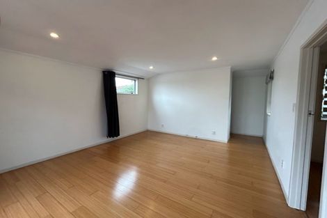 Photo of property in 8 Leatham Crescent, Opaheke, Papakura, 2113