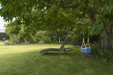 Photo of property in 2 Gellibrand Place, Omokoroa, 3114