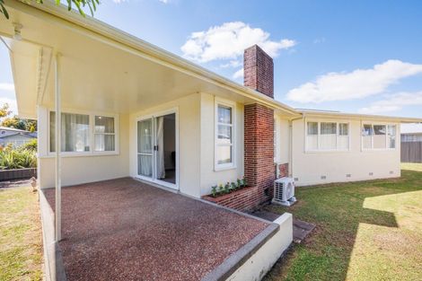 Photo of property in 8 Viscount Place, West End, Palmerston North, 4412