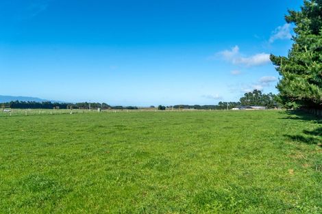 Photo of property in 360 Western Lake Road, Western Lake, Featherston, 5773