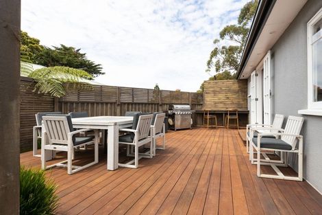 Photo of property in 201 Frankley Road, Frankleigh Park, New Plymouth, 4310