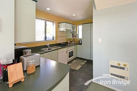 Photo of property in 2/31 Whiteleigh Avenue, Addington, Christchurch, 8024