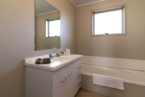 Photo of property in 17 Chaucer Place, Owhata, Rotorua, 3010