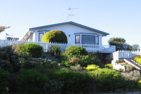 Photo of property in 21 Pine Ridge Terrace, Waikanae Beach, Waikanae, 5036