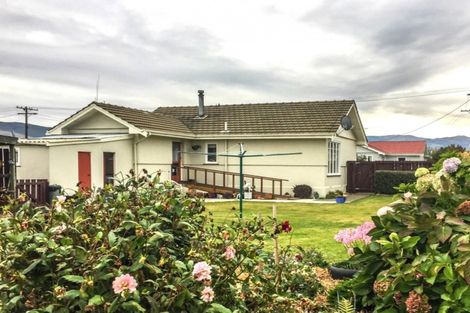 Photo of property in 11 Moorhouse Street, Waimate, 7924