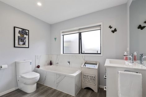 Photo of property in 4 Magnolia Lane, Kaukapakapa, Helensville, 0875