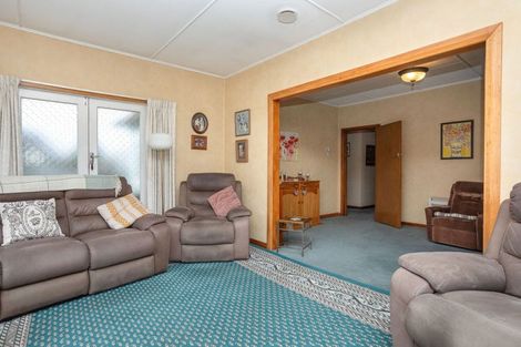 Photo of property in 50 Mcphee Street, Dannevirke, 4930