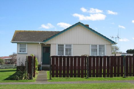 Photo of property in 22 Rogers Street, Castlecliff, Whanganui, 4501