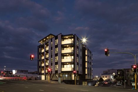 Photo of property in 86f Kervil Avenue, Te Atatu Peninsula, Auckland, 0610