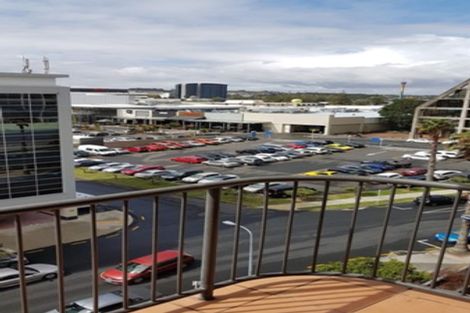 Photo of property in The Rennaissance, 5j/18 Ronwood Avenue, Manukau, Auckland, 2104