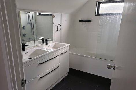 Photo of property in 2/20a Lavery Place, Sunnynook, Auckland, 0632