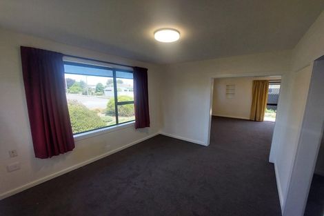 Photo of property in 12 Gladson Avenue, Sockburn, Christchurch, 8042