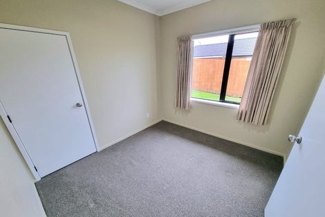 Photo of property in 11 Sunvista Avenue, Oteha, Auckland, 0632
