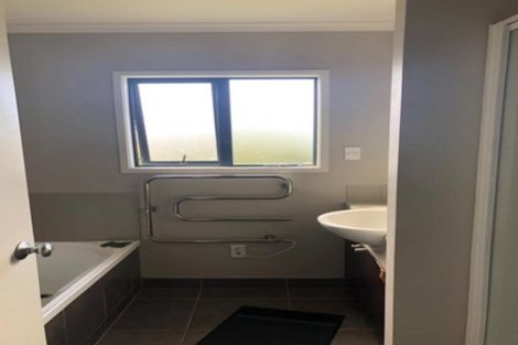 Photo of property in 3 Chevron Place, Castor Bay, Auckland, 0620