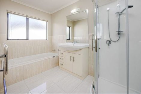 Photo of property in 7 Mazuran Place, Flat Bush, Auckland, 2016