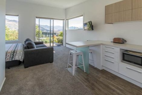Photo of property in 80 Forest Heights, Wanaka, 9305