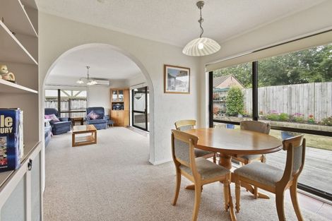 Photo of property in 2/28 Gills Avenue, Papakura, 2110