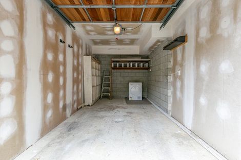 Photo of property in 2/39 Onslow Road, Khandallah, Wellington, 6035