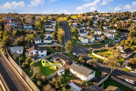 Photo of property in 37a Oreil Avenue, West Harbour, Auckland, 0618