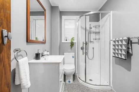 Photo of property in 2/246 Main Road, Tawa, Wellington, 5028