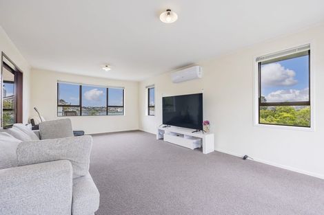 Photo of property in 48a Woodlands Crescent, Browns Bay, Auckland, 0630