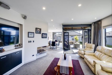 Photo of property in 17 Bourke Place, Havelock North, 4130