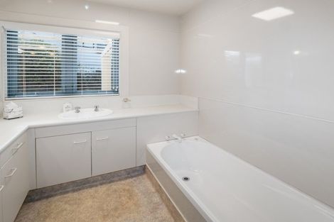Photo of property in 24 Oceanbeach Road, Mount Maunganui, 3116