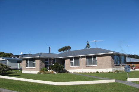 Photo of property in 8 Hewlett Road, Karoro, Greymouth, 7805