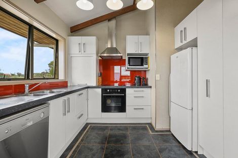 Photo of property in 111 Tuhikaramea Road, Dinsdale, Hamilton, 3204