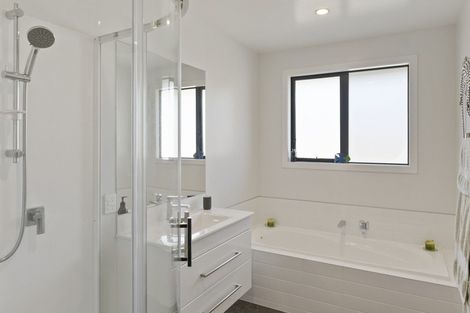 Photo of property in 12 Les Wakefield Road, Mapua, 7005