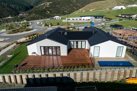 Photo of property in 1 Ocean Drive, Atawhai, Nelson, 7010