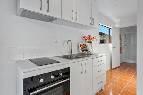 Photo of property in 7 Pureora Place, Clendon Park, Auckland, 2103