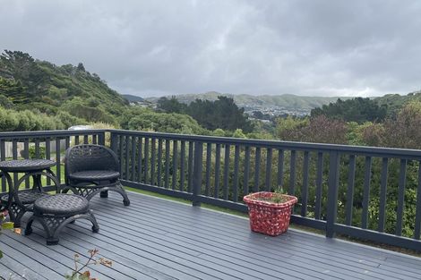 Photo of property in 8 Bushland Grove, Paparangi, Wellington, 6037