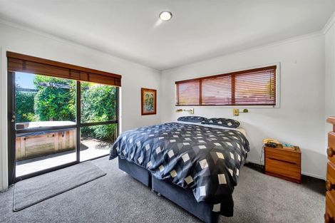 Photo of property in 36 Karina Road, Merrilands, New Plymouth, 4312