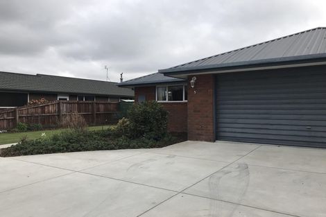 Photo of property in 5 Aberfoyle Place, Parklands, Christchurch, 8083