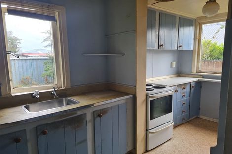 Photo of property in 19 Rimu Street, Hawera, 4610