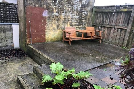 Photo of property in 35 Humber Street, Island Bay, Wellington, 6023