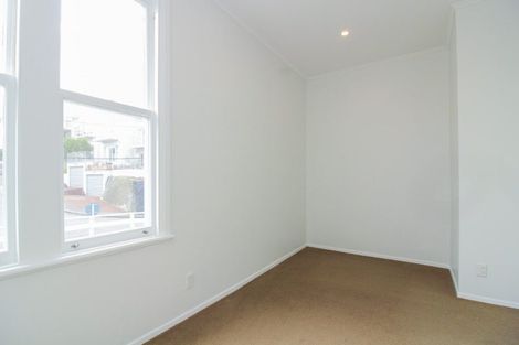 Photo of property in 68 Roxburgh Street, Mount Victoria, Wellington, 6011