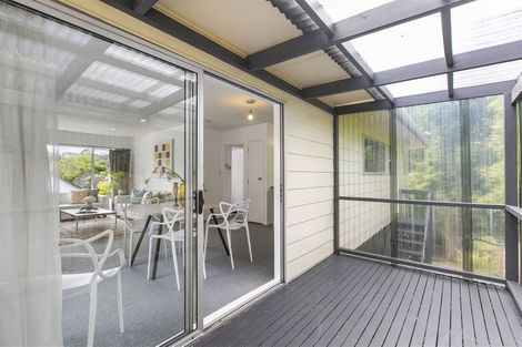 Photo of property in 2/14 Celina Place, Browns Bay, Auckland, 0630