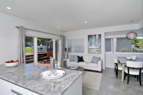 Photo of property in 68 Kowhai Road, Campbells Bay, Auckland, 0630