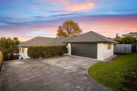 Photo of property in 1/35 Eastglen Road, Glen Eden, Auckland, 0602