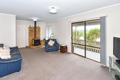 Photo of property in 8 Kaanapali Place, Wattle Downs, Auckland, 2103