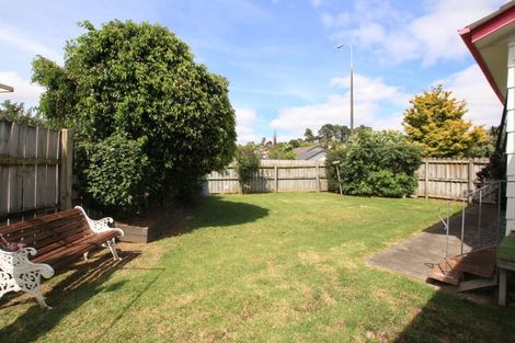 Photo of property in 1/7 Barbados Drive, Unsworth Heights, Auckland, 0632