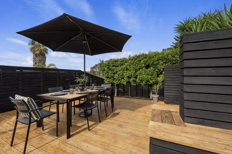 Photo of property in 21 King Richard Place, Browns Bay, Auckland, 0630