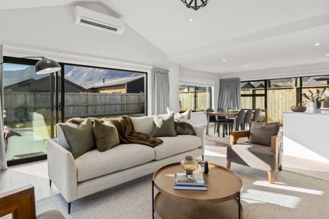 Photo of property in 14 Ward Street, Jacks Point, Queenstown, 9371