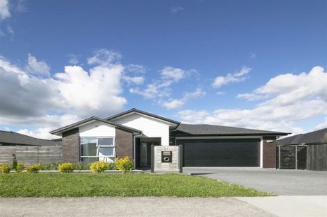 Photo of property in 21 Pohutukawa Parade, Riverhead, 0820
