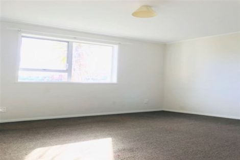 Photo of property in 17 Bodi Place, Te Atatu South, Auckland, 0610